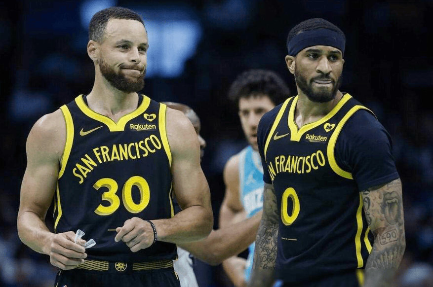 篮球场上悍将对阵，场面异常火爆