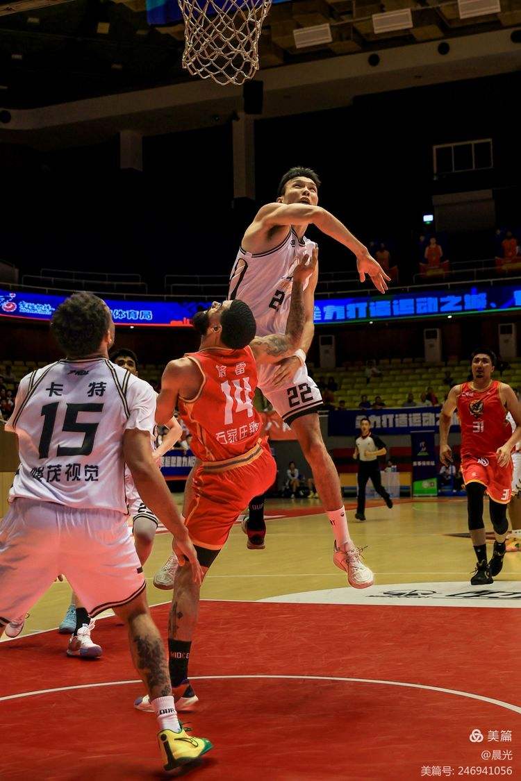 爱游戏大厅-篮球比赛的火爆场面让人目不转睛的简单介绍