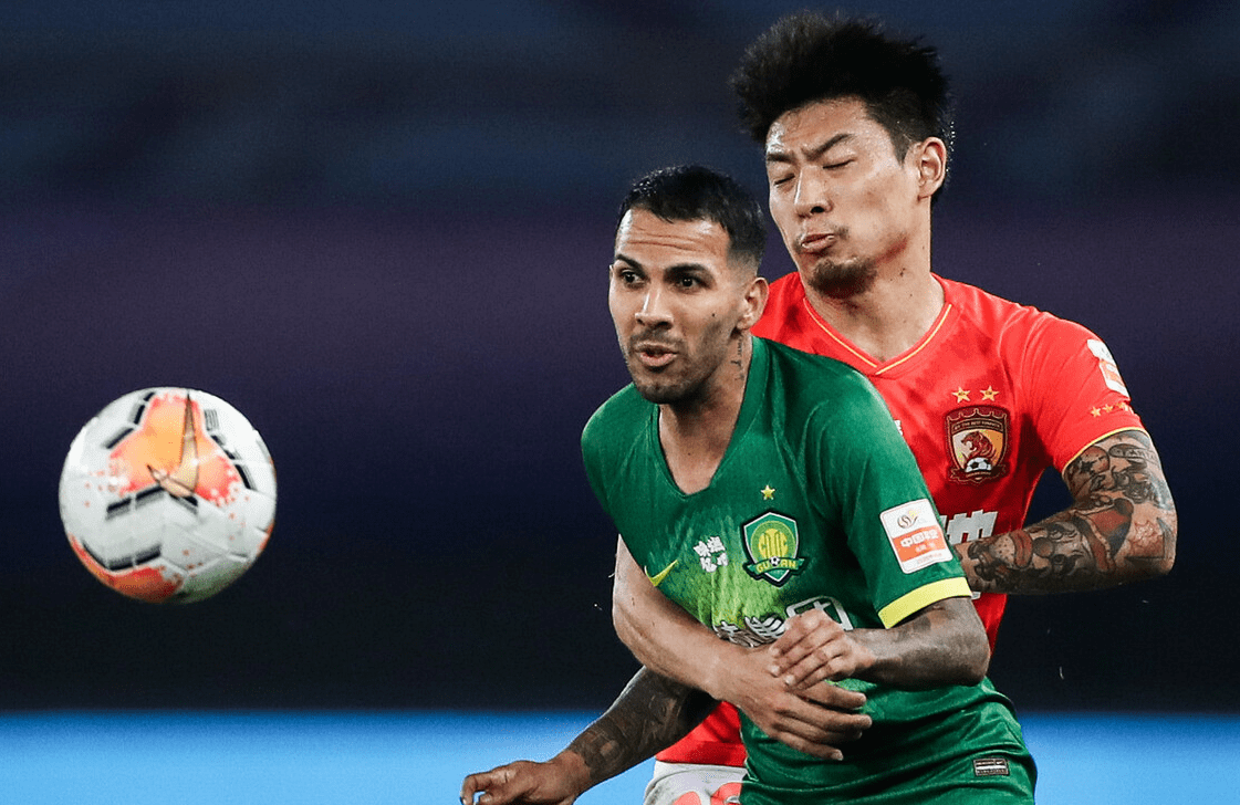 爱游戏体育-包含小牛危机四伏,生死一战球队必须全力以赴的词条