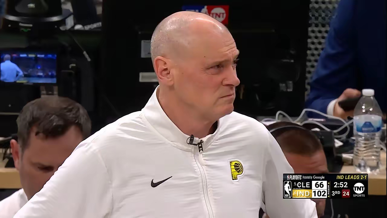 AYXapp下载-步行者队主教练批评球队表现不佳