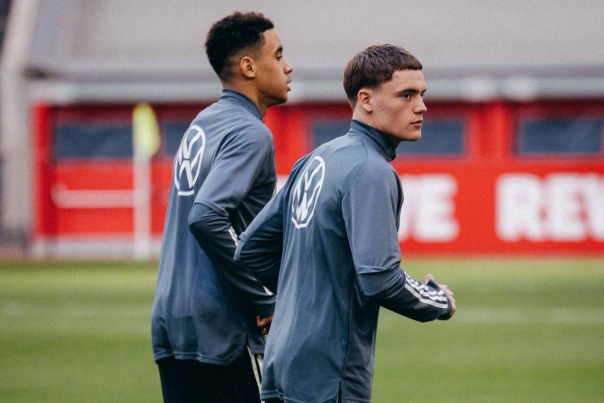 爱游戏入口-德国队战胜冰岛队，实现了重要的胜利