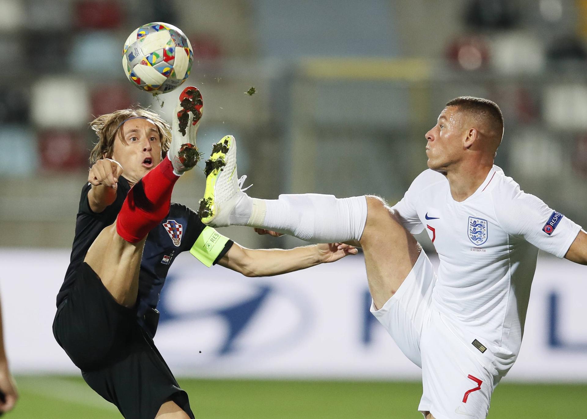 英格兰队险胜韩国队,梁靖崑高光表现的简单介绍 英格兰队险胜韩国队,梁靖崑高光表现的简单介绍