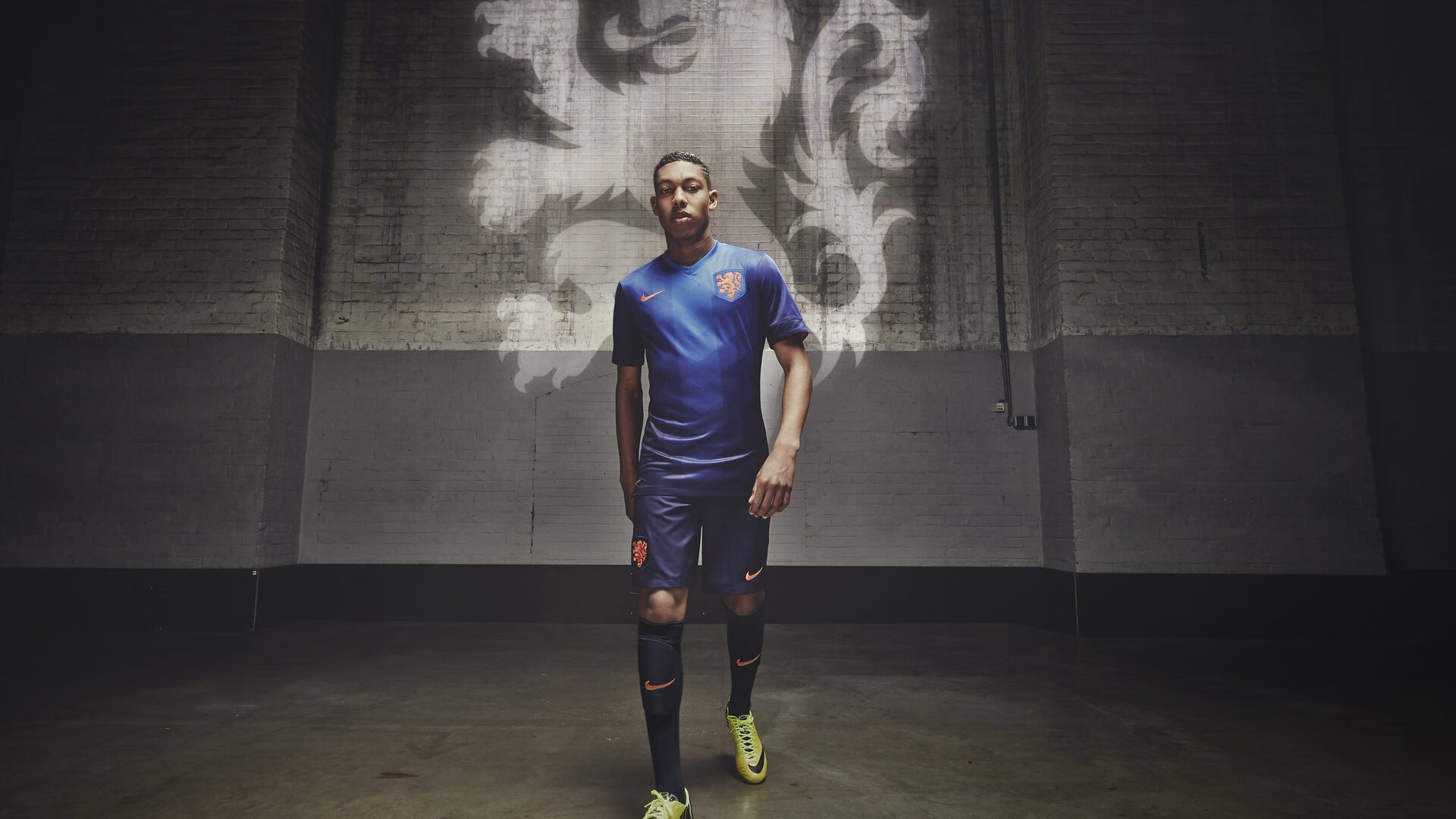 爱游戏tv-浓眉独舞撕裂费城防线—当个人天赋成为比赛唯一解