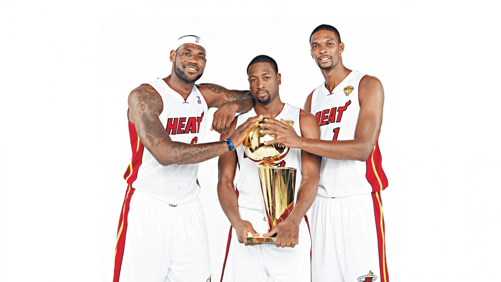 暗夜极速，詹姆斯在F1街道赛的绝对统治