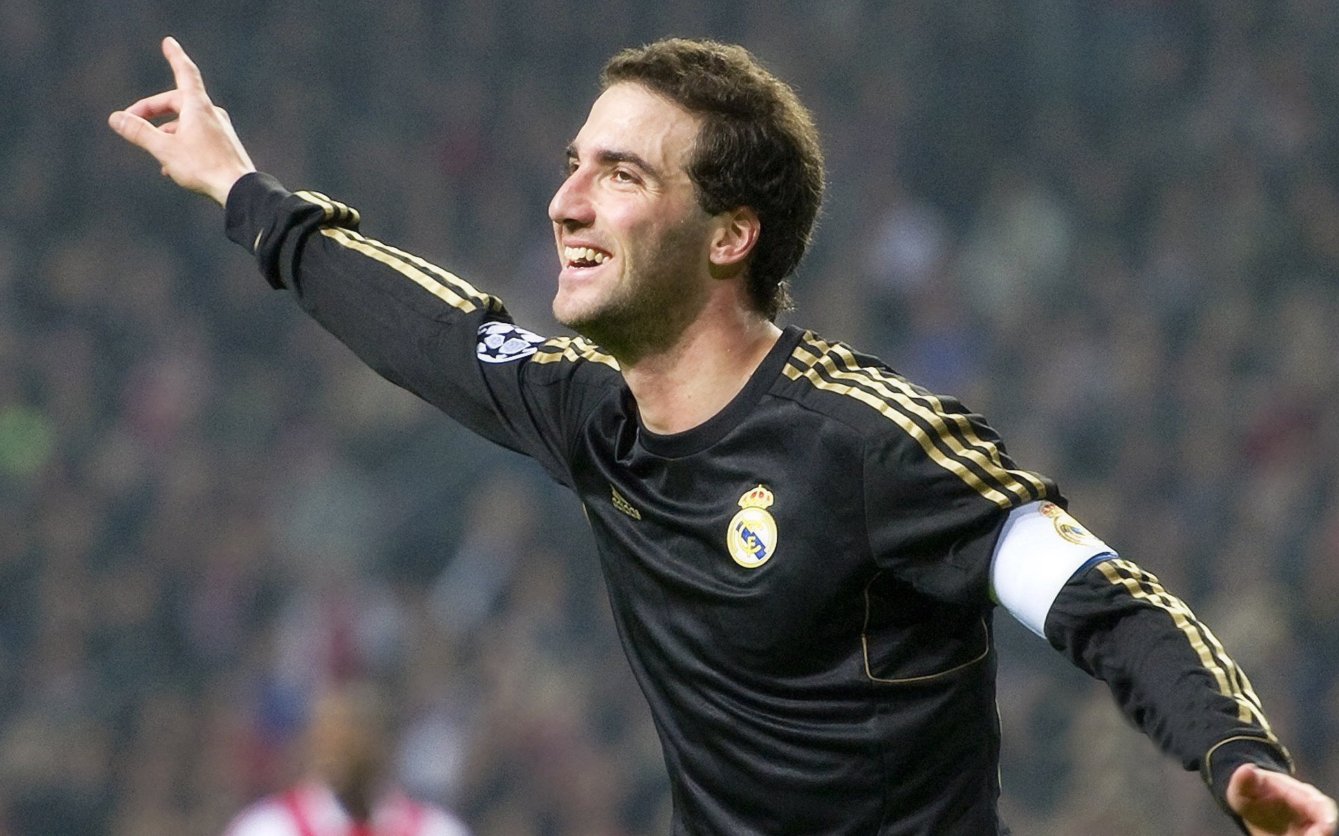 爱游戏官方入口-生涯之夜与横扫之夜，体育的双重奏鸣